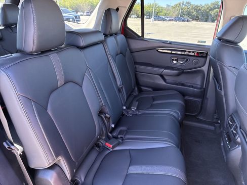 Certified 2025 Honda Pilot Touring image 22