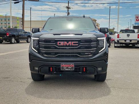 Used 2023 GMC Sierra 1500 AT4 w/ Technology Package AWD/4WD image 3
