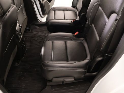 Used 2023 GMC Acadia SLT w/ Elevation Edition FWD image 11