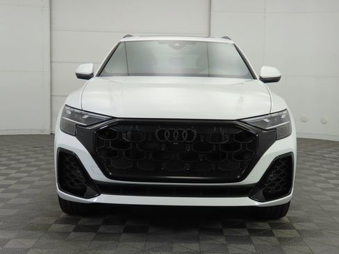 Used 2025 Audi Q8 Premium Plus w/ Premium Plus Package image 3