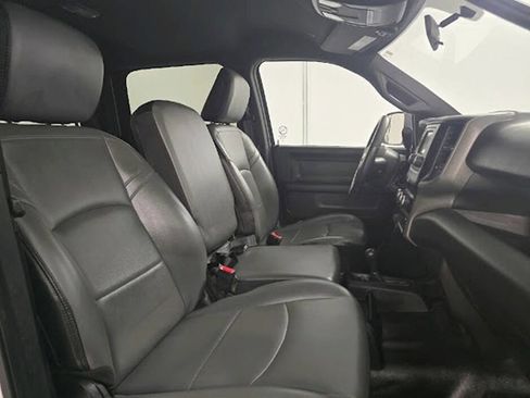 Used 2022 RAM 2500 Tradesman w/ Chrome Appearance Group image 16