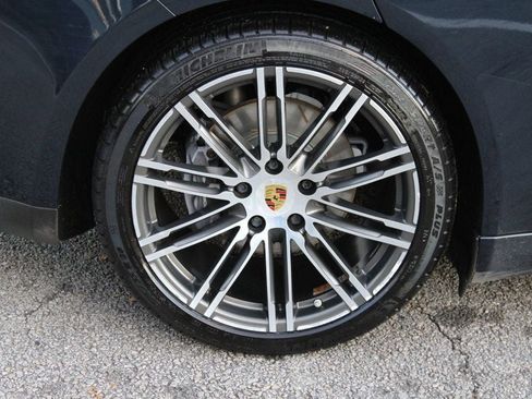 Used 2016 Porsche Panamera Edition image 36
