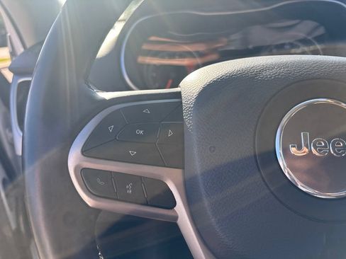 Used 2019 Jeep Cherokee Limited AWD/4WD image 21