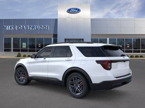 New 2026 Ford Explorer ST-Line w/ ST-Line Street Pack AWD/4WD image 4