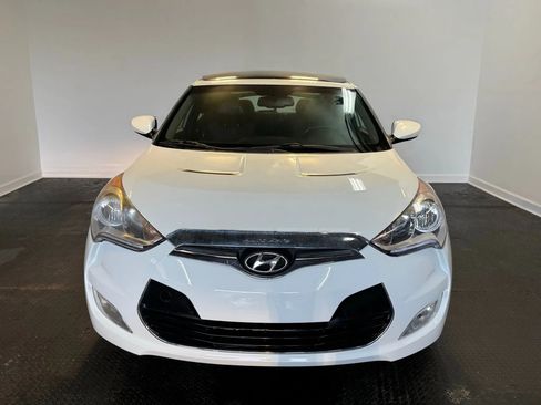 Used 2013 Hyundai Veloster w/ Style Pkg FWD image 2