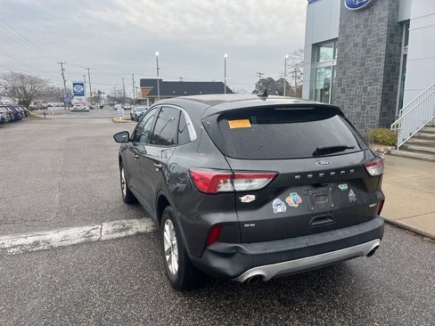 Used 2020 Ford Escape SE image 6