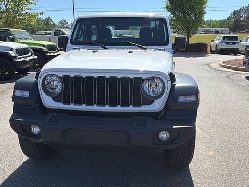 Used 2025 Jeep Wrangler Sport image 3