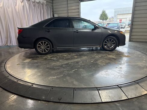 Used 2012 Toyota Camry LE image 4
