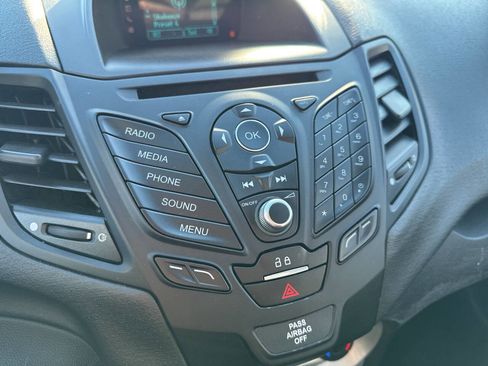 Used 2017 Ford Fiesta SE image 21