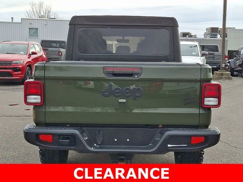 Used 2022 Jeep Gladiator Willys image 5
