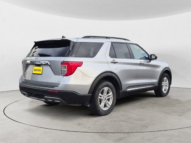 Used 2022 Ford Explorer XLT w/ Equipment Group 202A AWD/4WD image 5