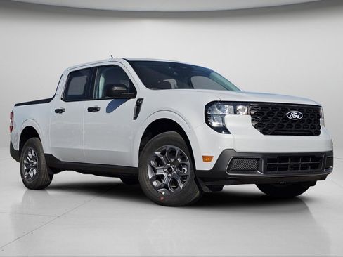 New 2025 Ford Maverick XLT w/ Equipment Group 301A image 2