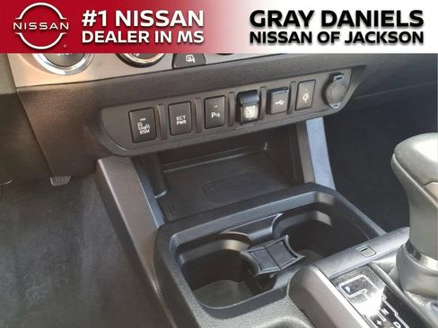Used 2021 Toyota Tacoma TRD Sport w/ Technology Package AWD/4WD image 18