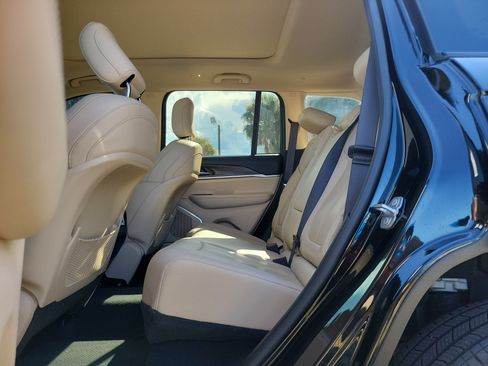 Used 2022 Jeep Grand Cherokee Limited AWD/4WD image 8