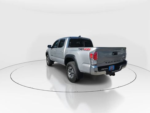 Used 2022 Toyota Tacoma TRD Off-Road image 6