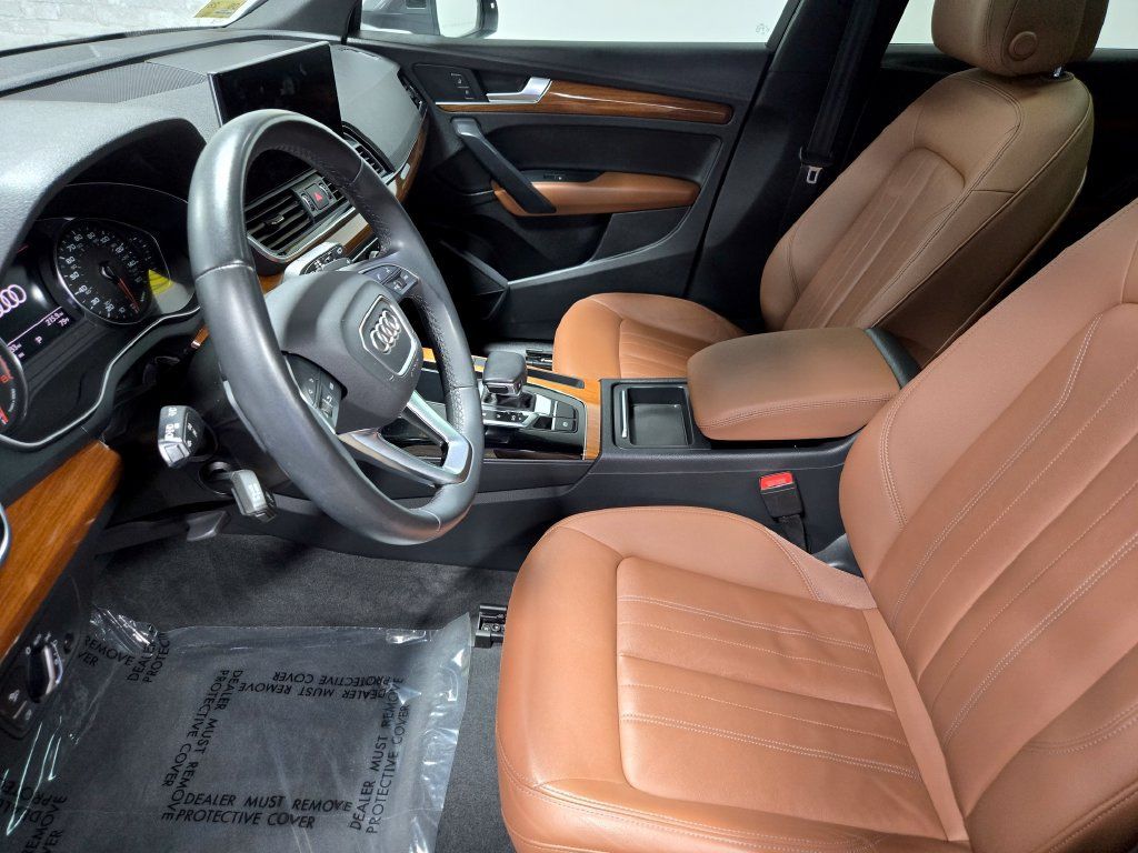 Used 2022 Audi Q5 2.0T Premium w/ Convenience Package AWD/4WD image 10
