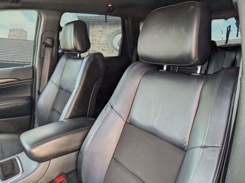 Used 2022 Jeep Grand Cherokee Laredo X image 8