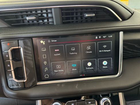 Used 2024 GMC Yukon XL Denali w/ Advanced Technology Package AWD/4WD image 27