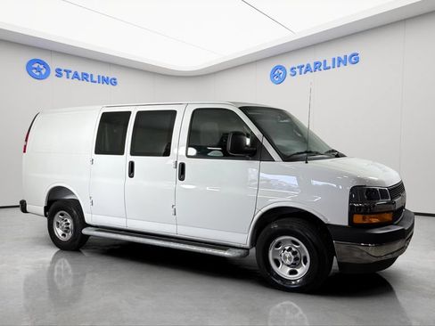 Used 2025 Chevrolet Express 2500 w/ Driver Convenience Package RWD image 13