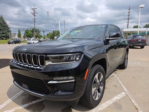 Certified 2023 Jeep Grand Cherokee 4WD 4xe image 5