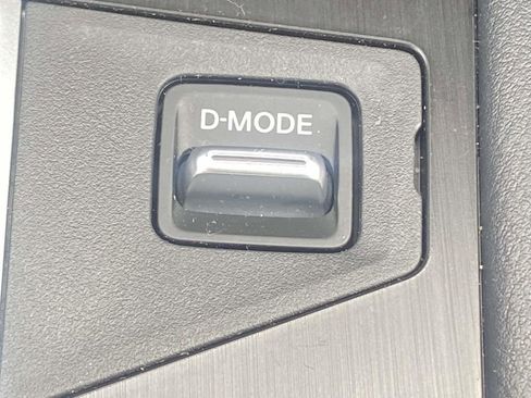 Used 2025 Nissan Kicks SV image 29