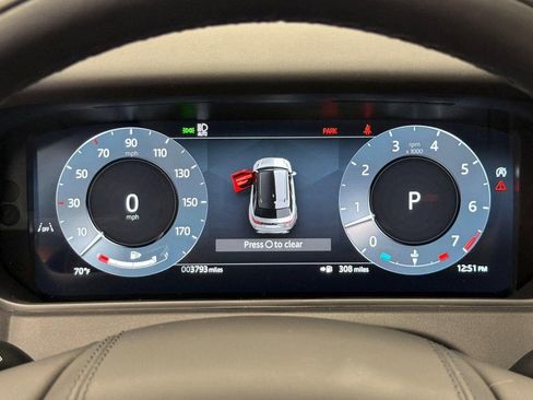 Certified 2026 Land Rover Range Rover Velar Dynamic SE AWD/4WD image 19