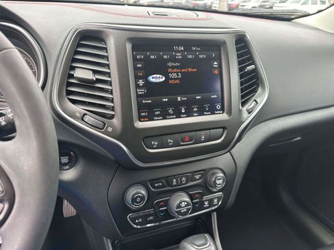 Used 2023 Jeep Cherokee Trailhawk image 28