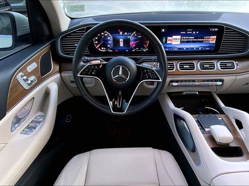 Used 2024 Mercedes-Benz GLE 450 4MATIC image 6