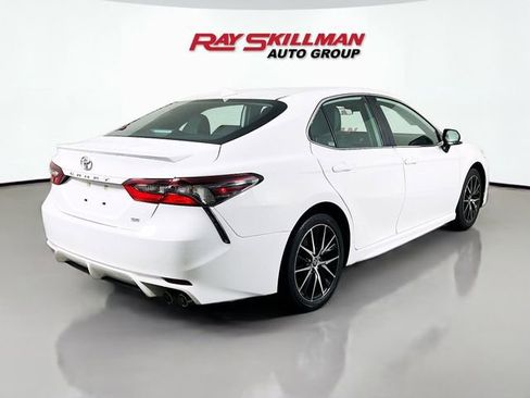 Used 2024 Toyota Camry SE image 7