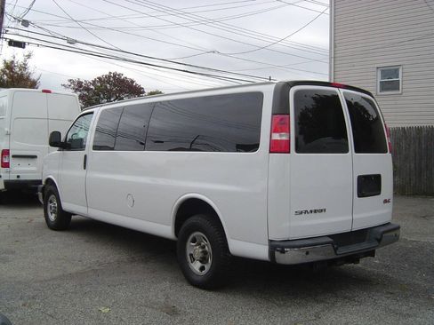 Used 2018 GMC Savana 3500 LT w/ LT Preferred Equipment Group RWD image 6