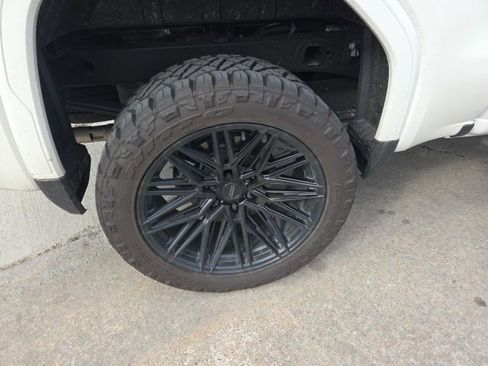 Used 2025 GMC Sierra 1500 AT4 w/ AT4 Premium Package image 7