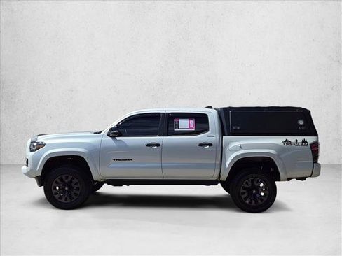 Used 2023 Toyota Tacoma Limited w/ Nightshade Package AWD/4WD image 8