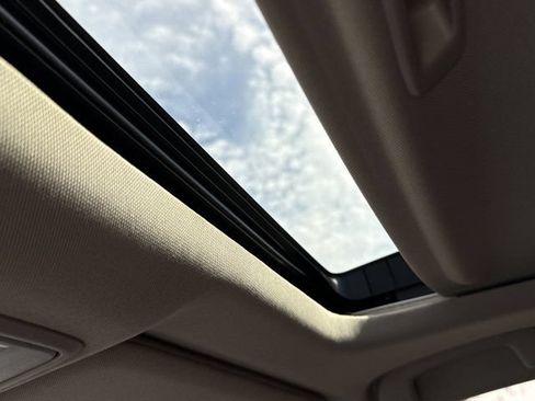 Used 2024 Honda Accord EX-L image 32