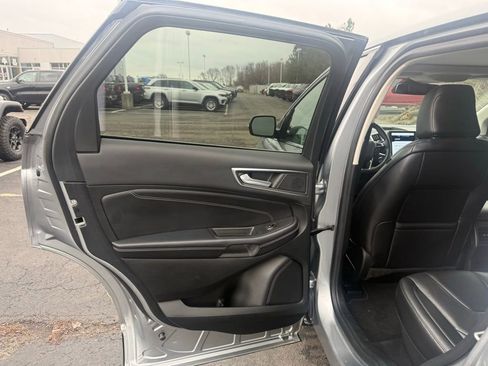 Used 2022 Ford Edge Titanium AWD/4WD image 31