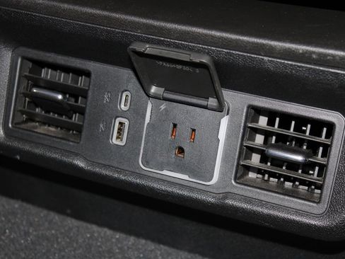 Used 2024 GMC Sierra 1500 SLT image 36