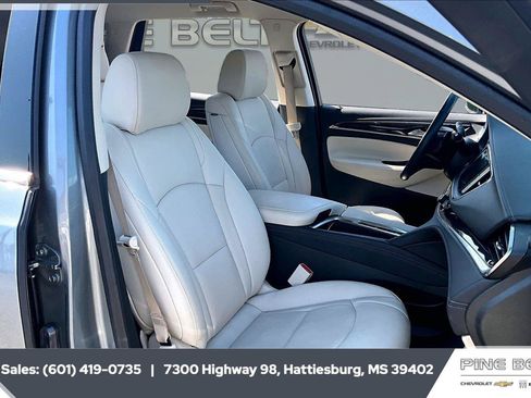 Used 2024 Buick Enclave Essence FWD image 6