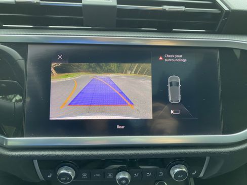 Used 2020 Audi Q3 2.0T Premium image 26