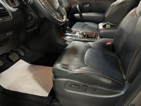 Used 2017 Nissan Armada Platinum w/ Interior Lighting Package image 10