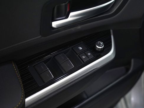 Used 2025 Toyota Sienna XLE Woodland Edition image 21