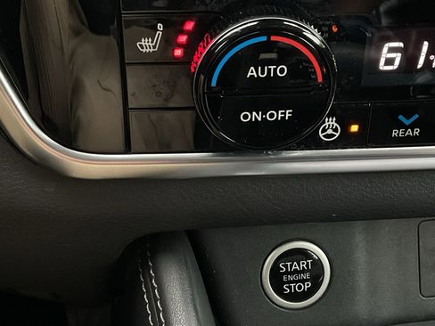 Used 2022 Nissan Rogue SL w/ SL Premium Package image 29