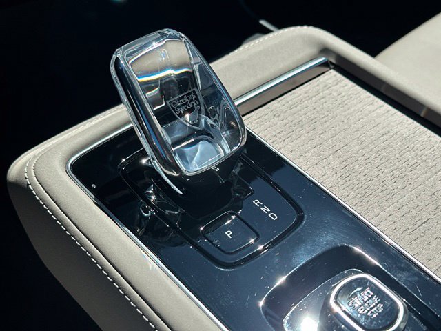 Certified 2025 Volvo XC90 B5 Core AWD/4WD image 21