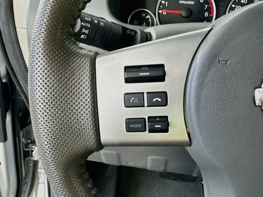 Used 2013 Nissan Frontier SL w/ Moonroof Pkg RWD image 25