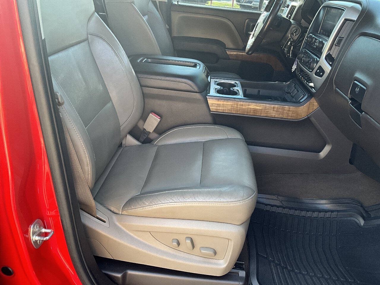 Used 2015 GMC Sierra 2500 SLT w/ Duramax Plus Package AWD/4WD image 16