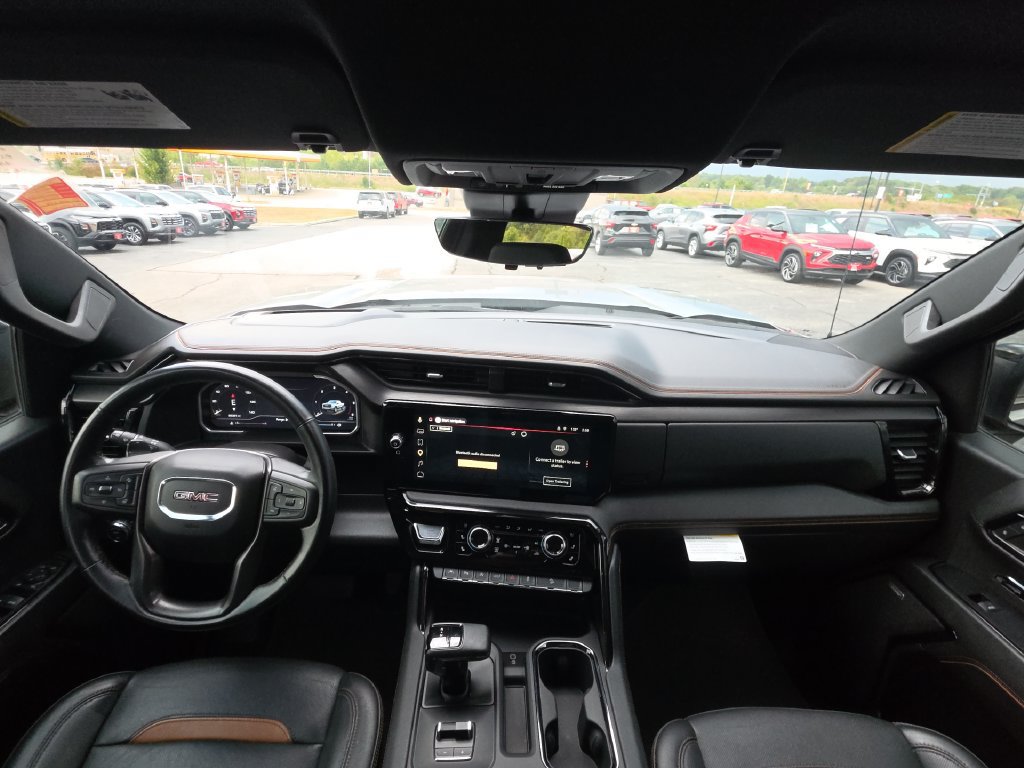Used 2023 GMC Sierra 1500 AT4 w/ Technology Package AWD/4WD image 32