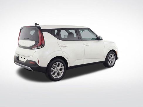 Used 2025 Kia Soul S image 3