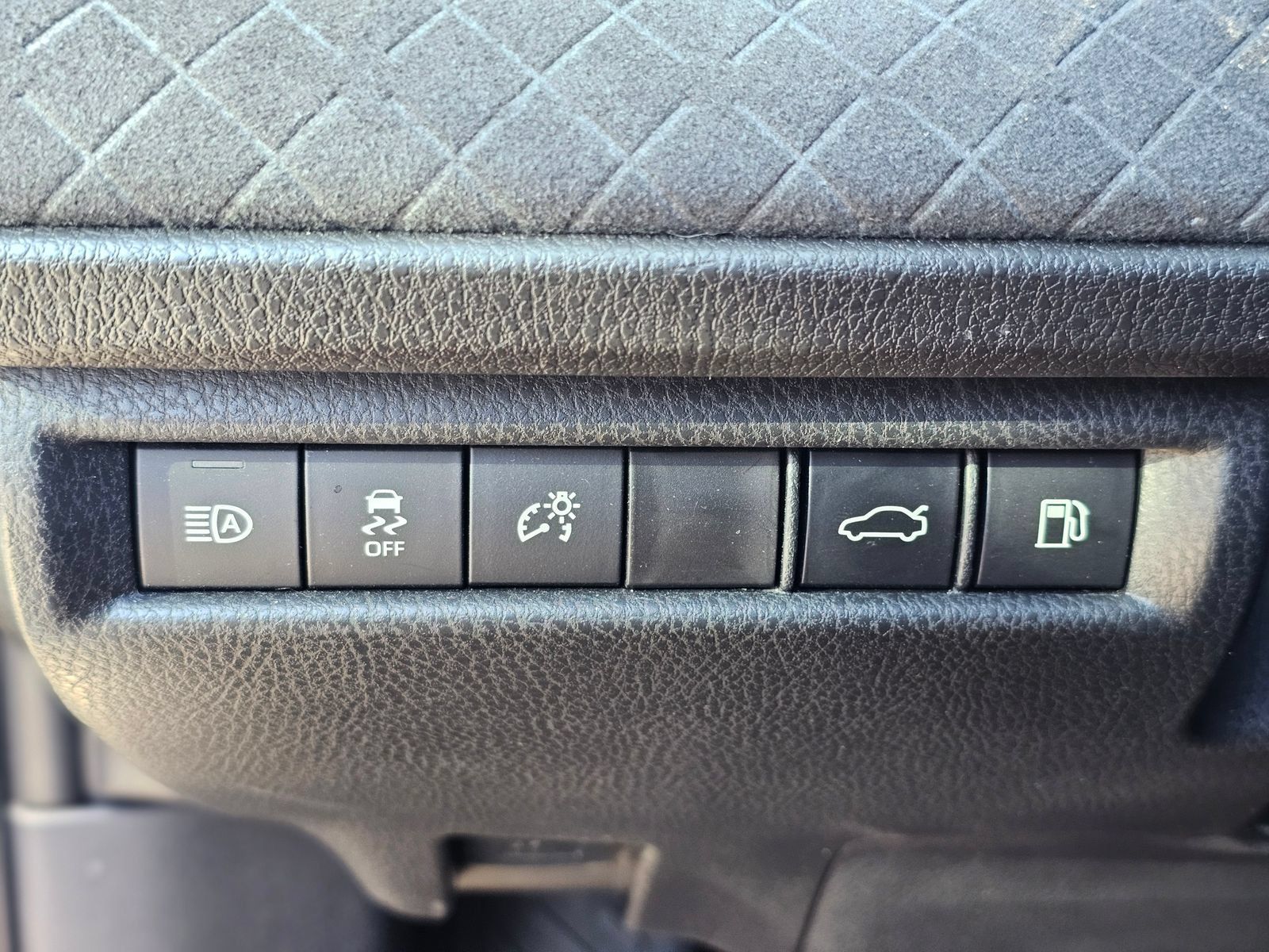 Used 2025 Toyota Camry XLE FWD image 21