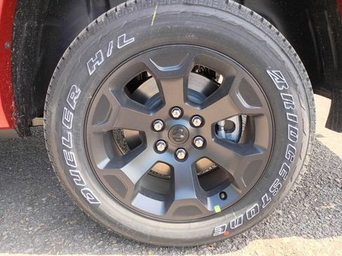 New 2026 RAM 1500 4x4 Crew Cab image 21