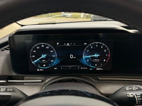 Used 2024 Kia Carnival SX FWD image 16