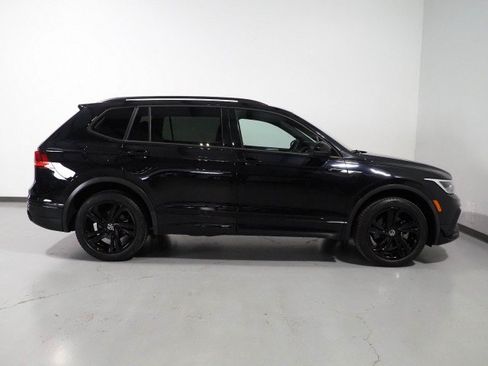 Used 2024 Volkswagen Tiguan SE R-Line FWD image 5