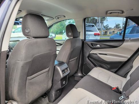 Used 2018 Chevrolet Equinox LS FWD image 12
